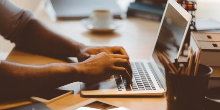 How to start a tech blog and make money