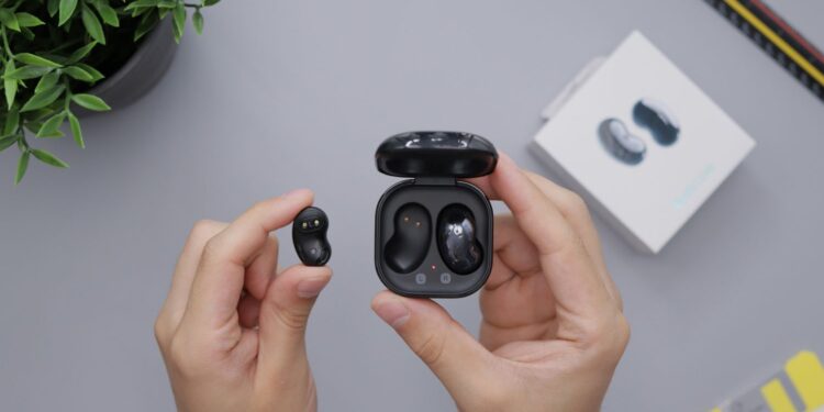 how to choose the right pair of wireless earbuds