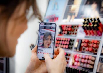 augmented reality trends in ecommerce shopping experience